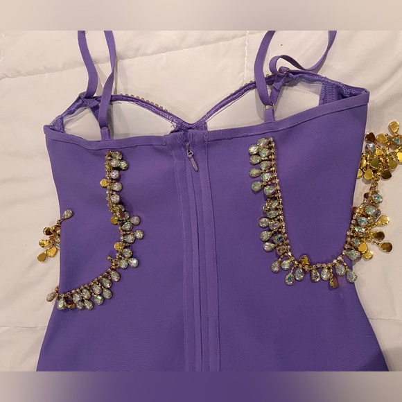 Purple dress with jewels - Picture 6 of 6